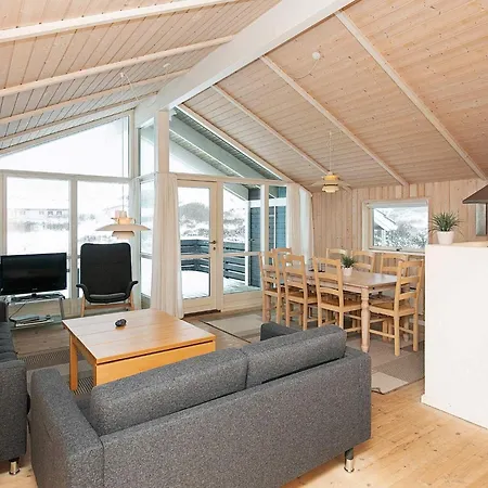 Modern Retreat - By Traum